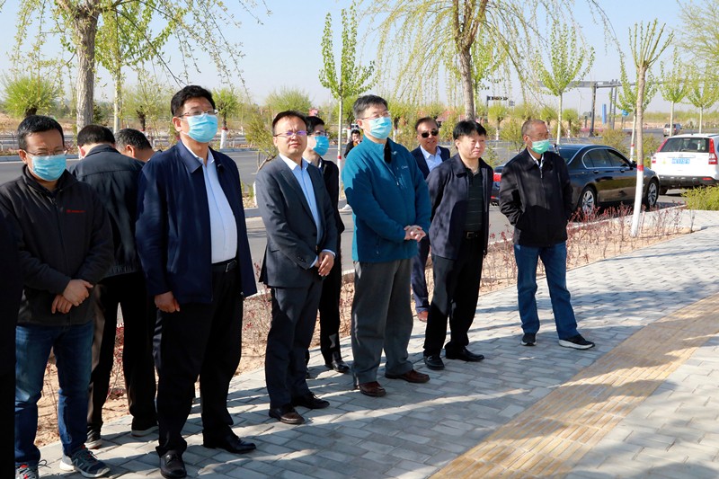 熊良虎出席省人大黄河道域陕西段生态；ず透咧柿糠⒄棺ㄌ獾餮凶富