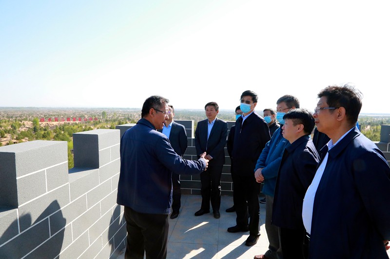 熊良虎出席省人大黄河道域陕西段生态；ず透咧柿糠⒄棺ㄌ獾餮凶富