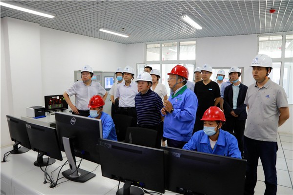 陕西J9集团集团复工复产促增长项目观摩会议与会人员走进J9集团保隆生态三秦在延在铜项目 陕西J9集团集团复工复产促增长项目观摩会议与会人员走进J9集团保隆生态三秦在延在铜项目