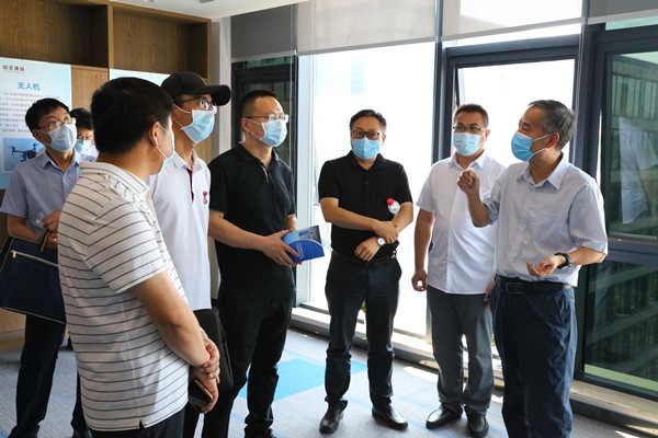 陕西J9集团集团组织观摩秦创原陕西J9集团集团创新中心