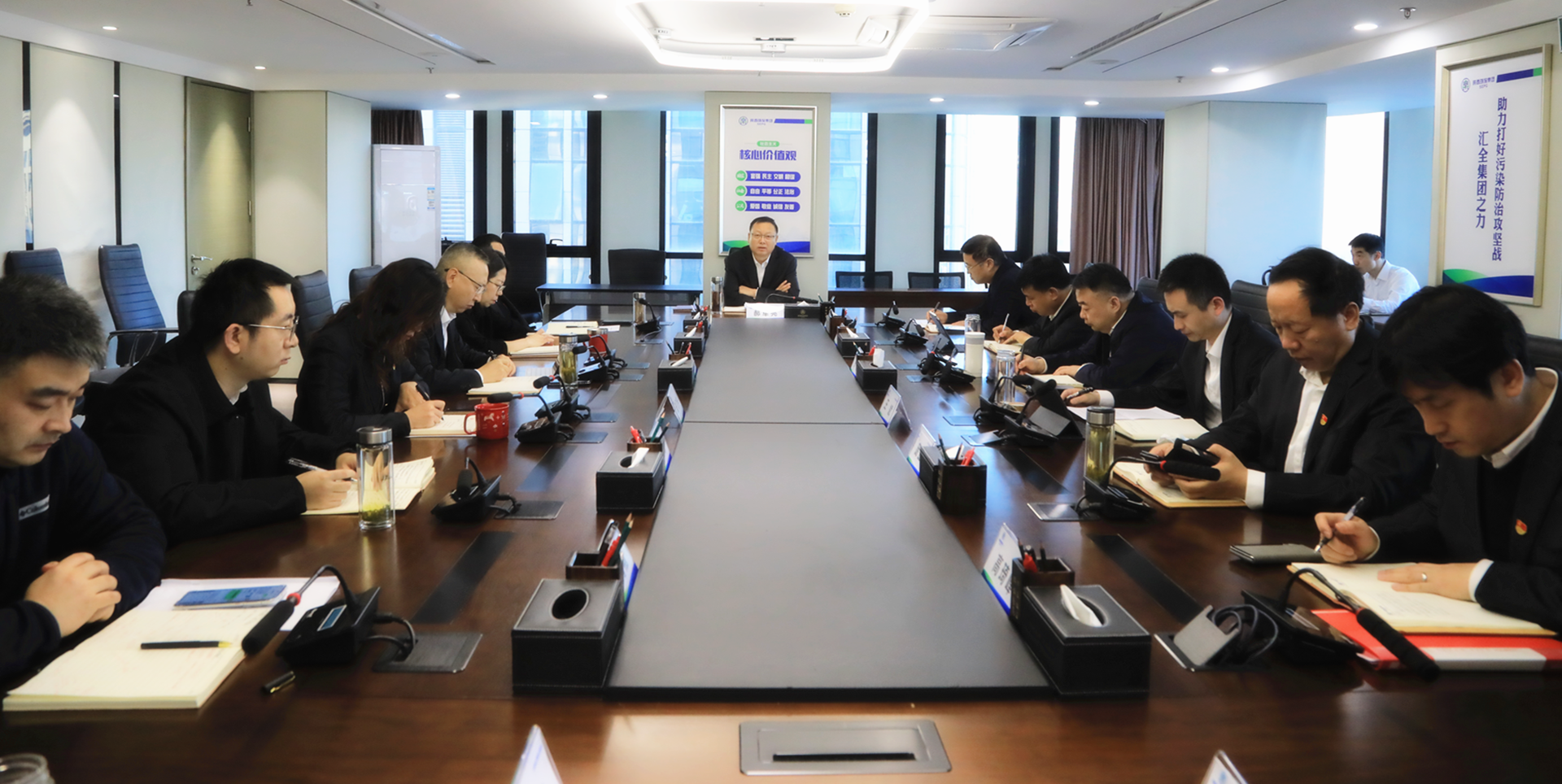陕西J9集团集团召开党委理论进建中心组2024年第12次进建(扩大)会议 陕西J9集团集团召开党委理论进建中心组2024年第12次进建(扩大)会议