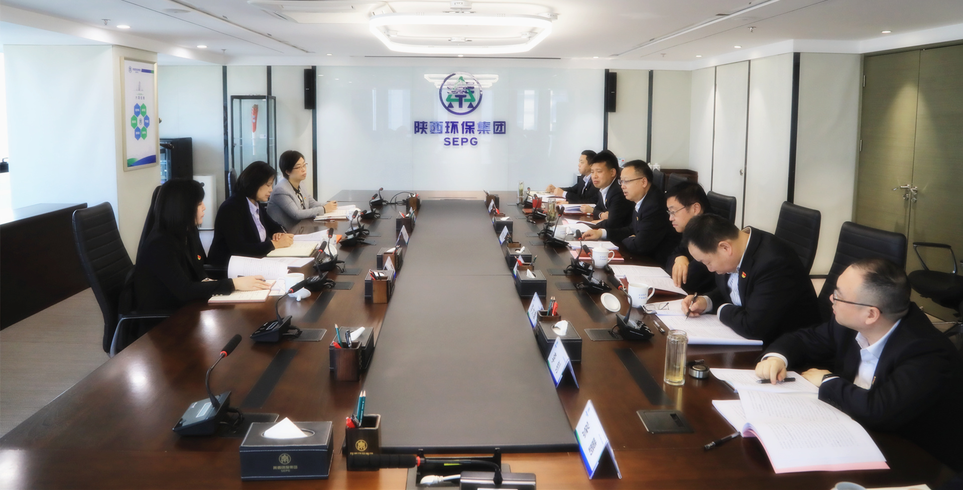 陕西J9集团集团召开2024年度辅导班子民主生涯会暨巡视整改专题民主生涯会 陕西J9集团集团召开2024年度辅导班子民主生涯会暨巡视整改专题民主生涯会