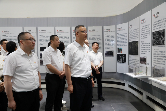陕西J9集团集团党委赴关中革命留想馆发展“追寻革命足迹 传承红色基因 筑牢风格根基”党建研学活动 陕西J9集团集团党委赴关中革命留想馆发展“追寻革命足迹 传承红色基因 筑牢风格根基”党建研学活动